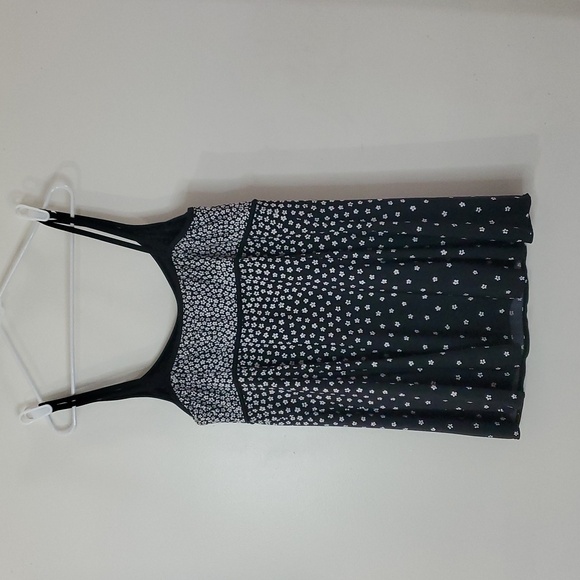 Le Cove Tank One-Piece Swim Suit Size 18 Black White Floral Dress Overlay - Picture 4 of 12